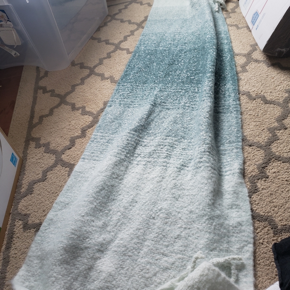 Shawl - Picture 4 of 4